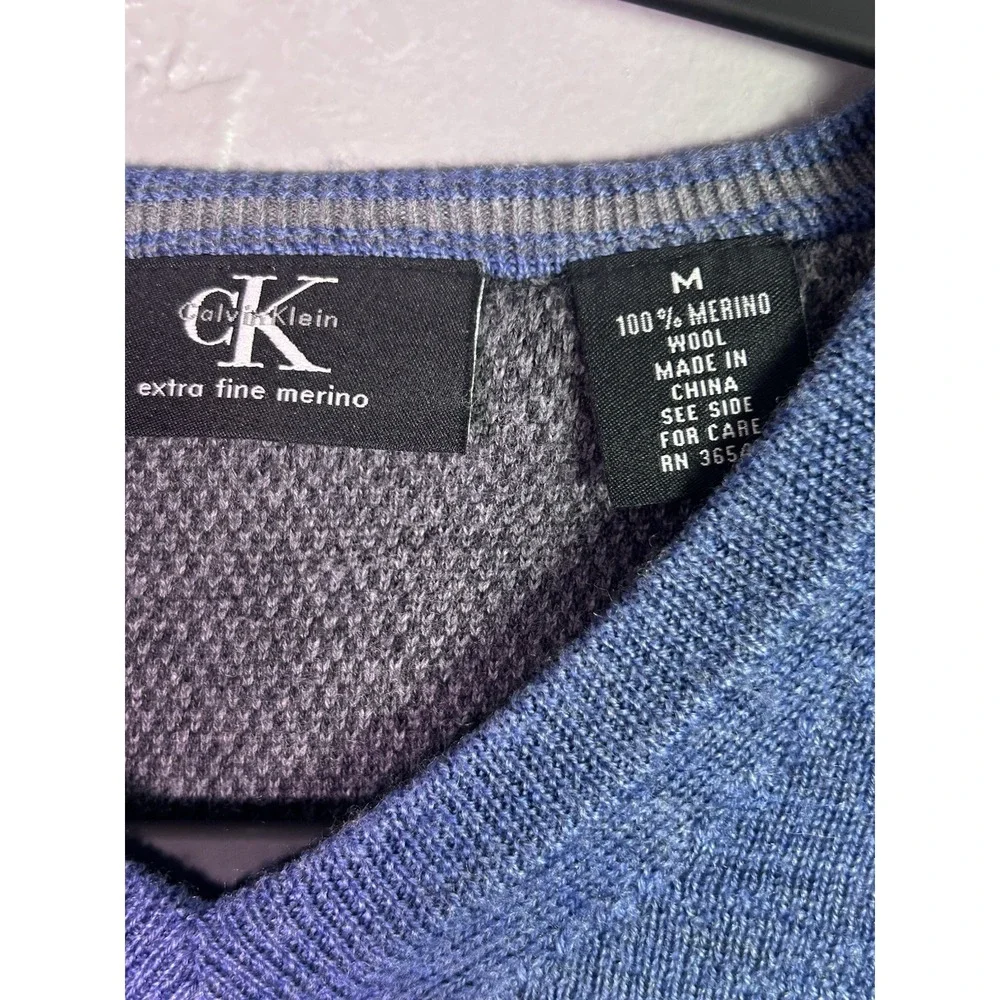 Calvin Klein Extra Fine Merino Wool Knit Sweater Men's M Blue V-Neck